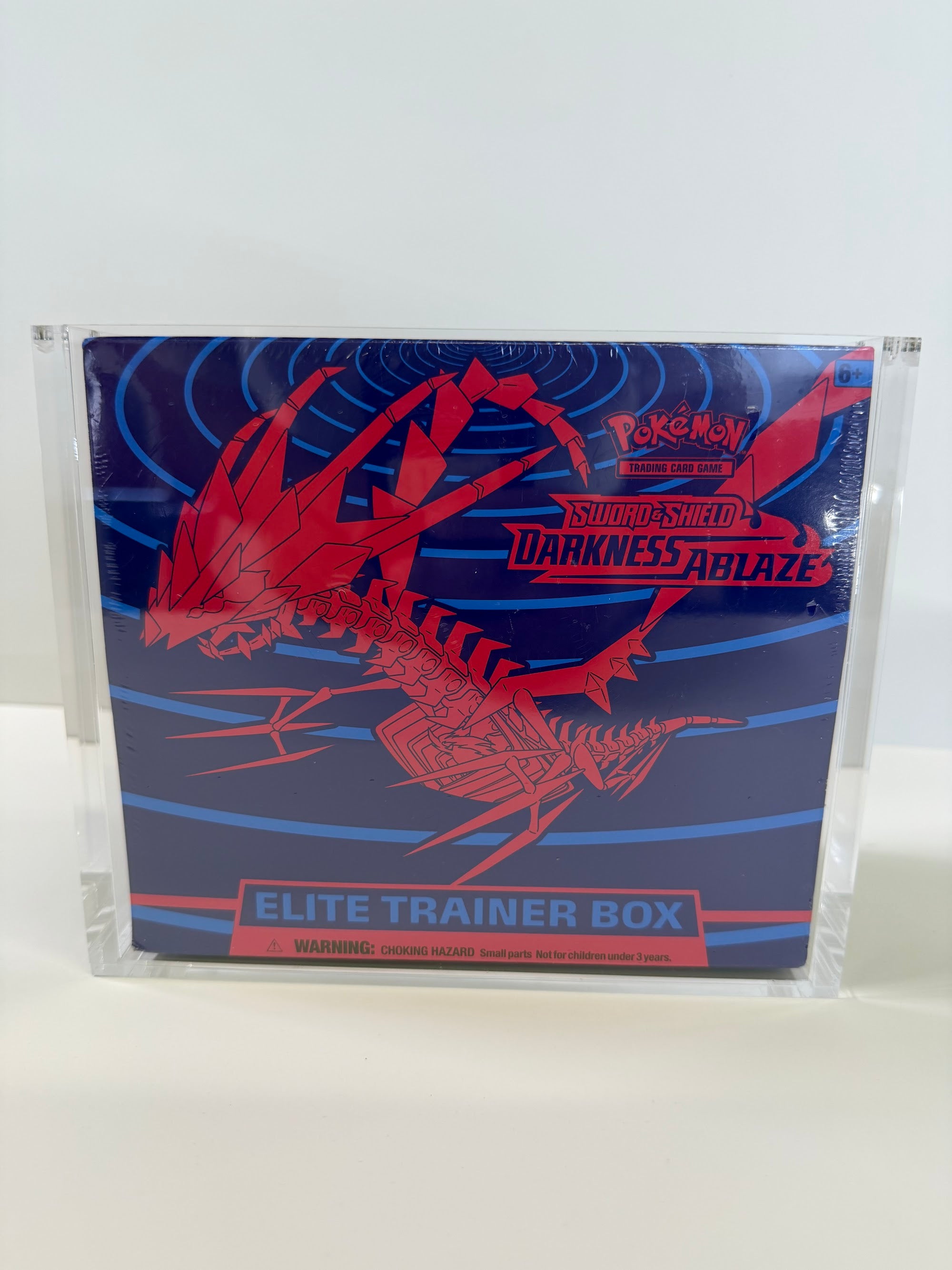 Darkness Ablaze Elite Trainer Box - actual in-stock item